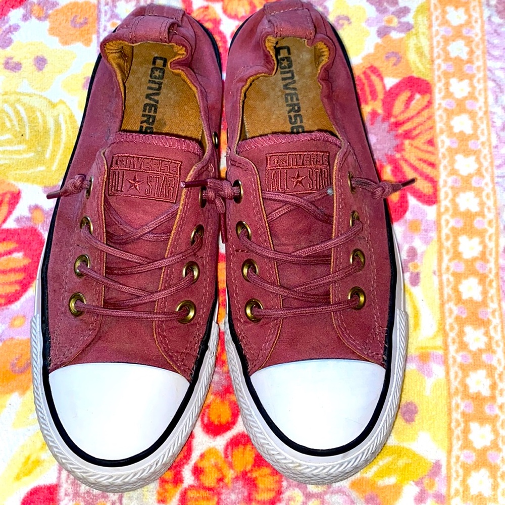 Women’s Converse Size 7 US